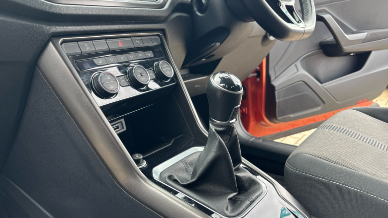 Volkswagen T-Roc 1.5 TSI EVO Design 5dr Petrol Hatchback